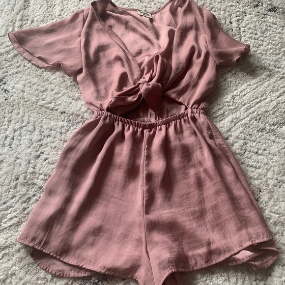 SHOW ME YOUR MUMU TIE FRONT ROMPER - Picture 2 of 7